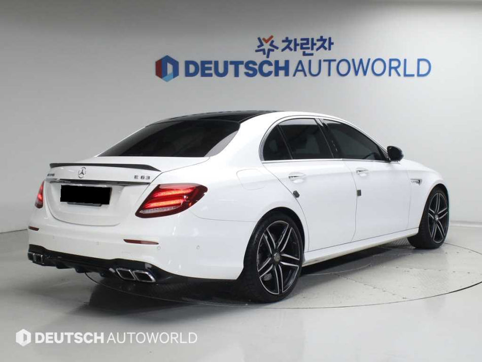 Mercedes-Benz E-Class — photo 02