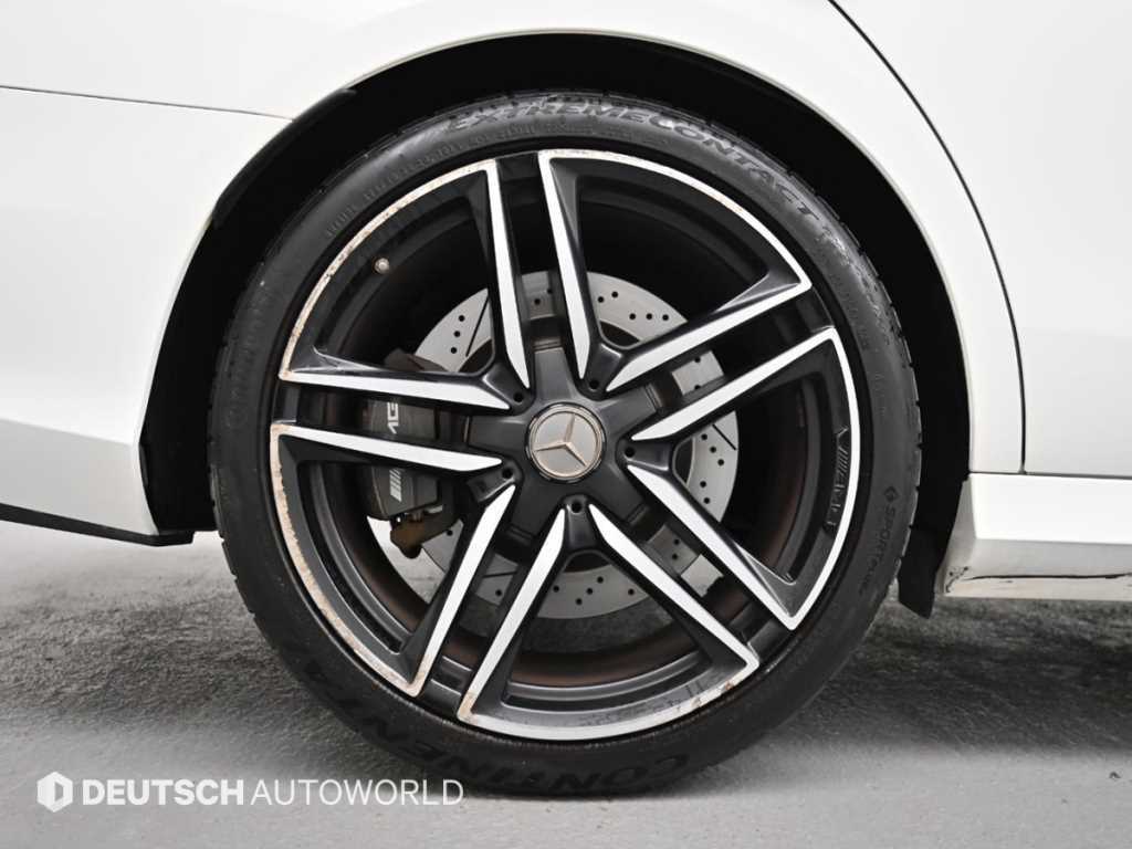 Mercedes-Benz E-Class — photo 05