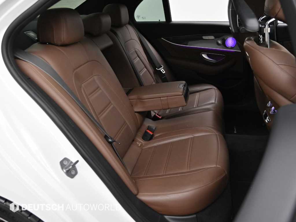 Mercedes-Benz E-Class — photo 12