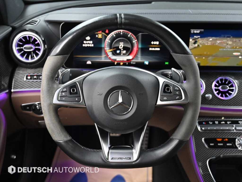 Mercedes-Benz E-Class — photo 13