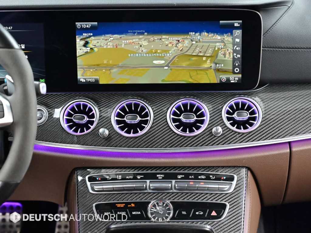 Mercedes-Benz E-Class — photo 14