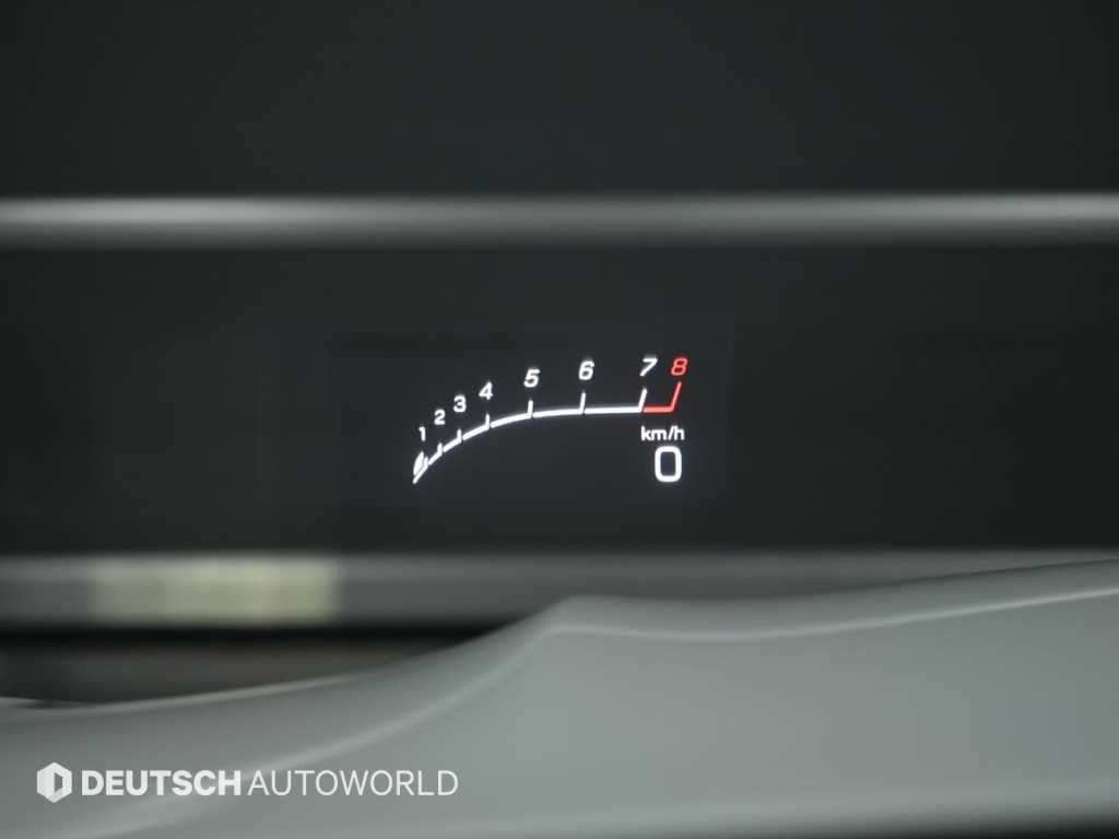 Mercedes-Benz E-Class — photo 17