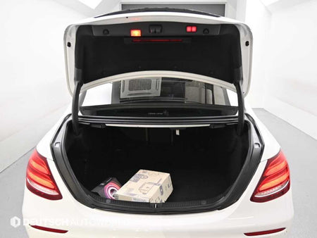 Mercedes-Benz E-Class — photo 19