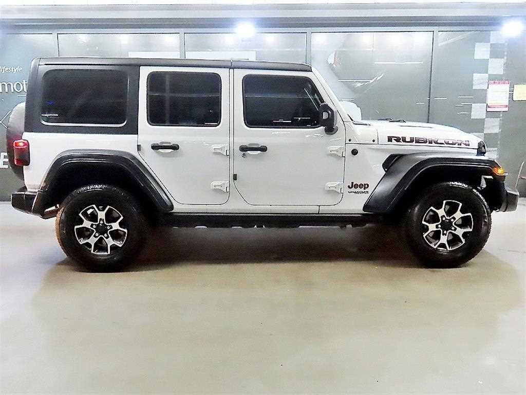 Jeep Wrangler — photo 03