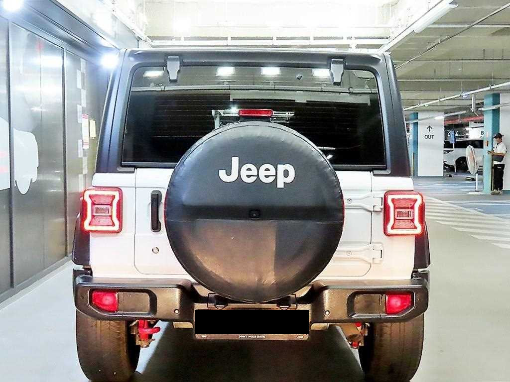 Jeep Wrangler — photo 05