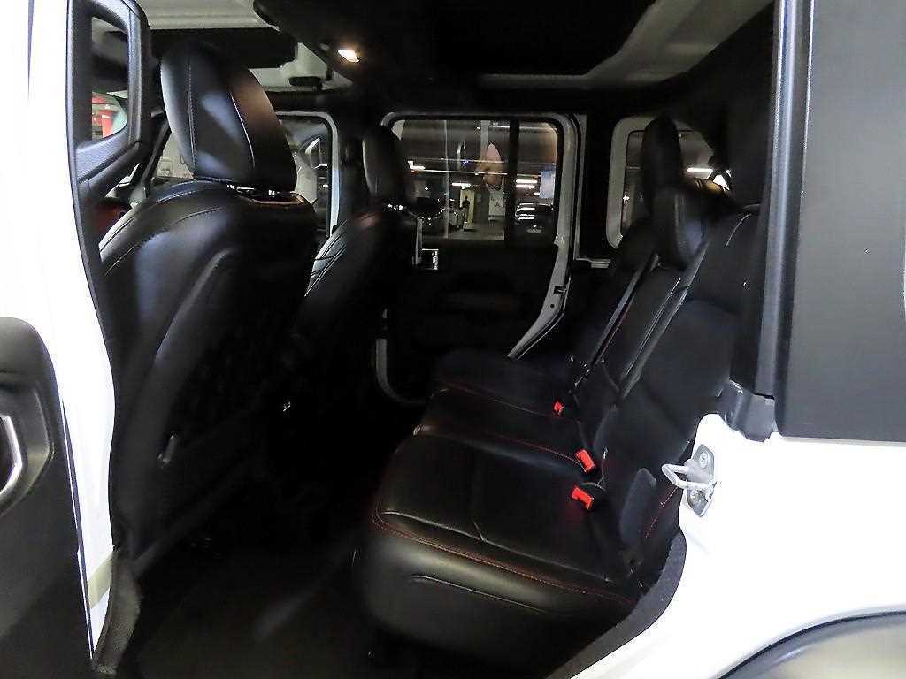 Jeep Wrangler — photo 07