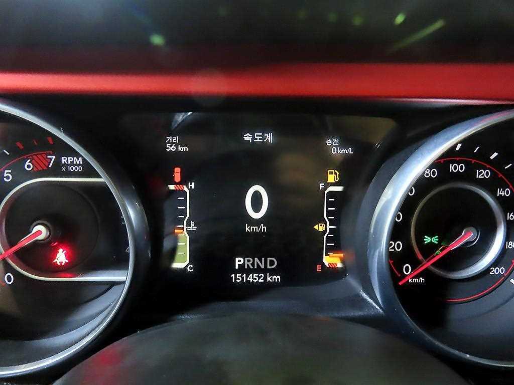 Jeep Wrangler — photo 09