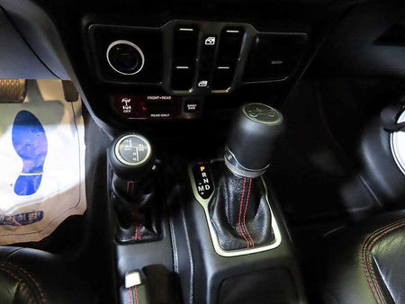 Jeep Wrangler — photo 12