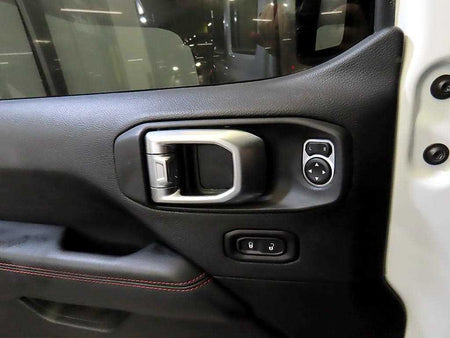 Jeep Wrangler — photo 17