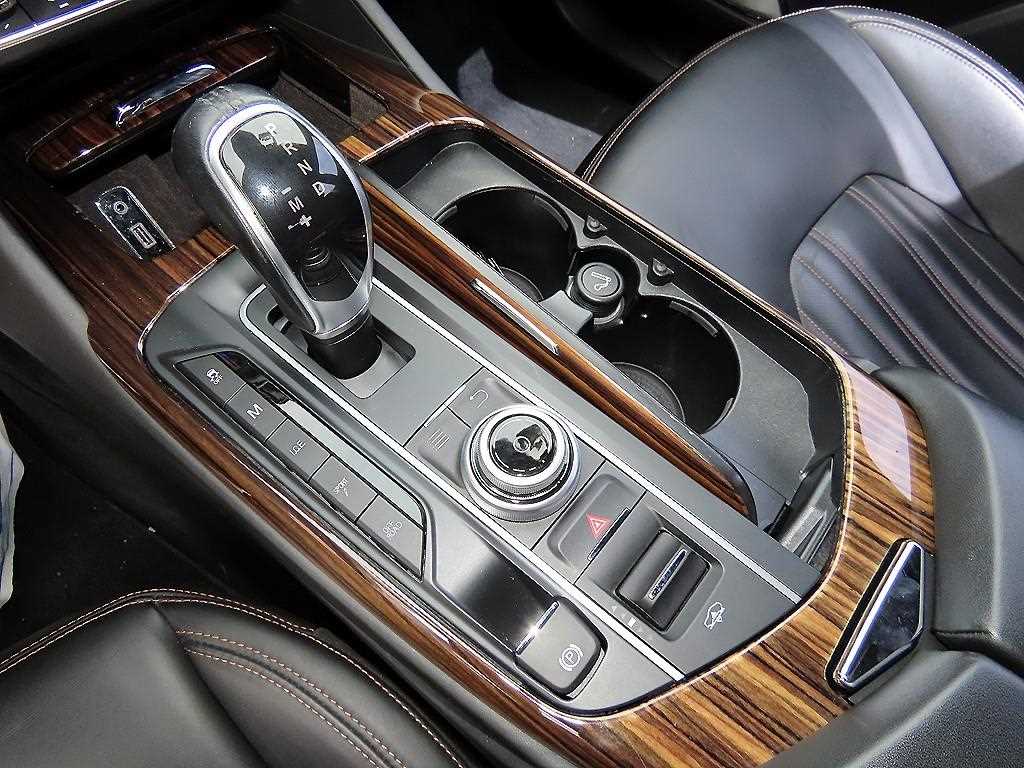 Maserati Levante — photo 10