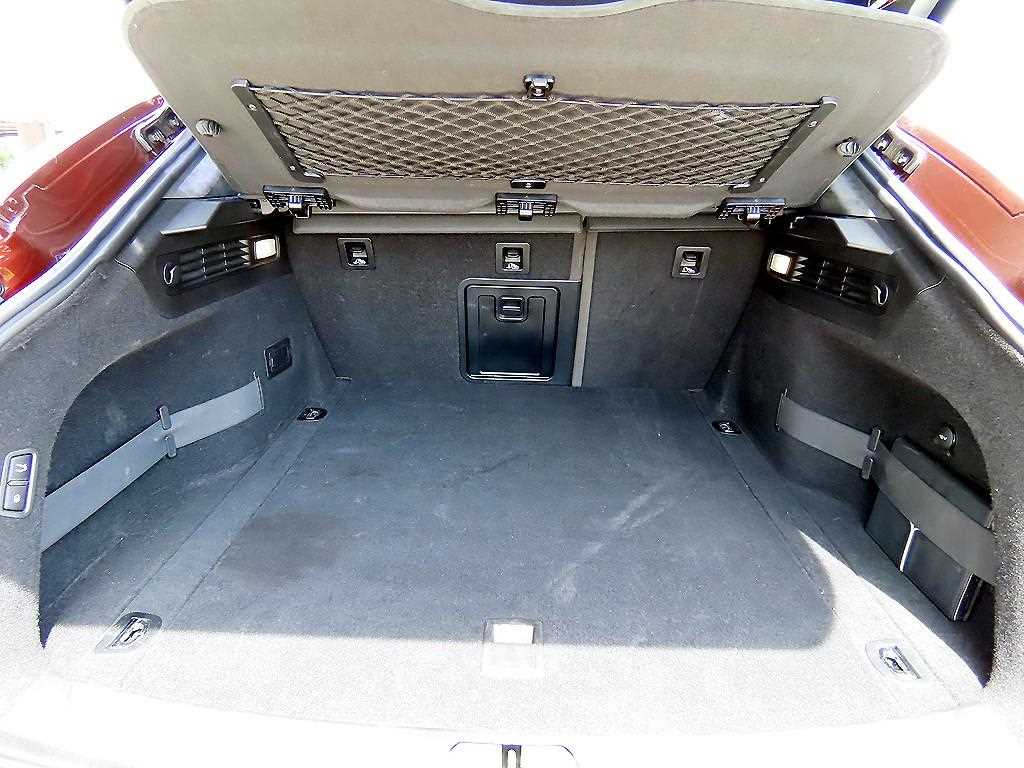 Maserati Levante — photo 17