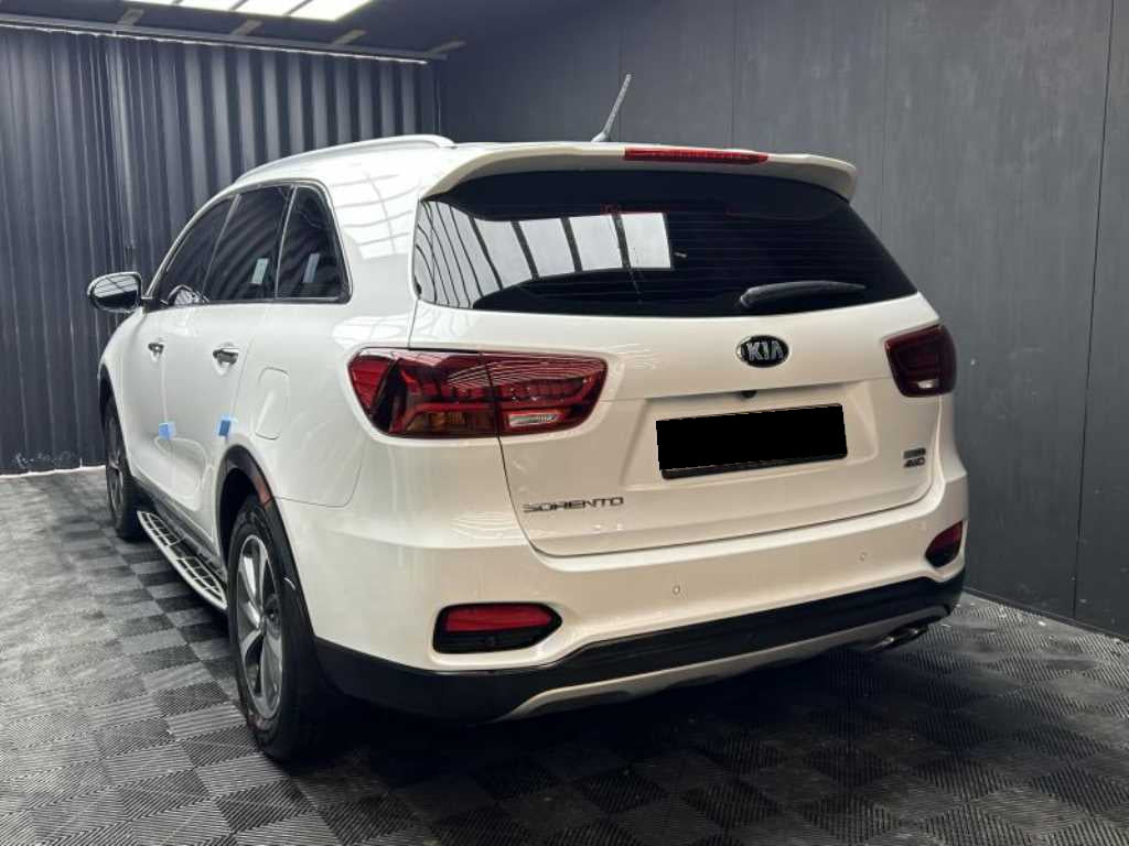 Kia Sorento — photo 04