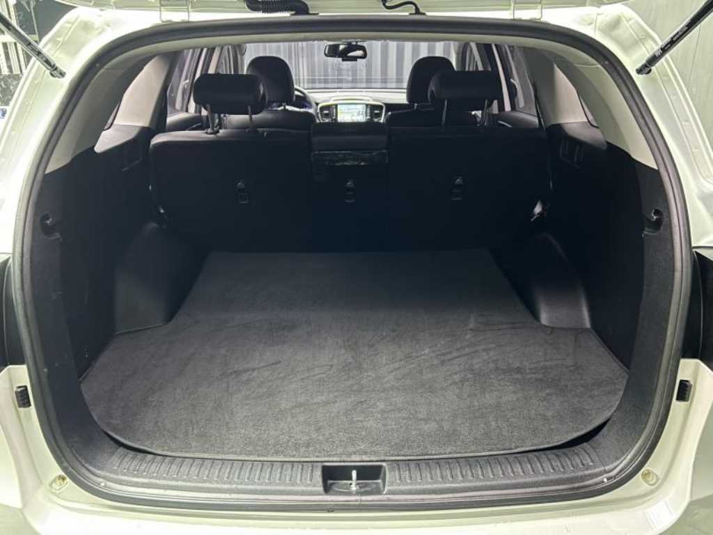 Kia Sorento — photo 05