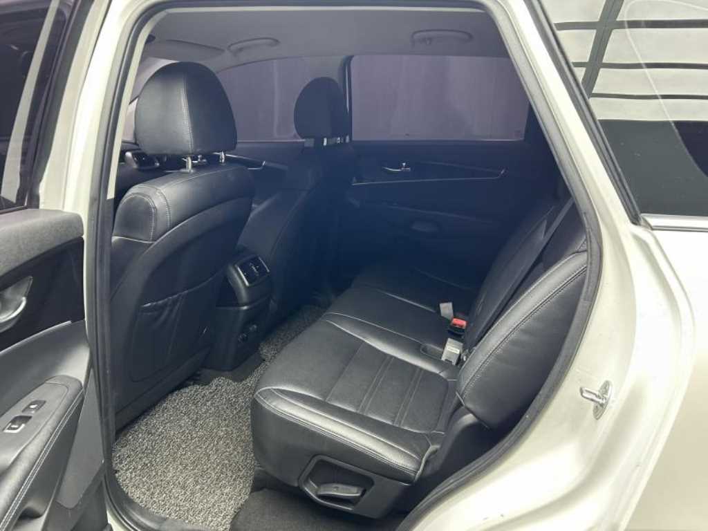 Kia Sorento — photo 06