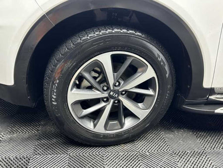Kia Sorento — photo 16