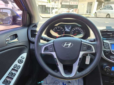 Hyundai Accent — photo 10