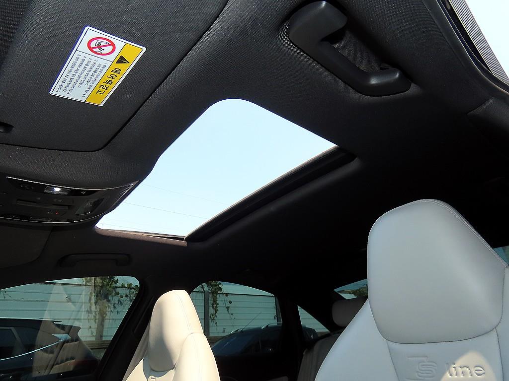 Audi A6 — photo 18