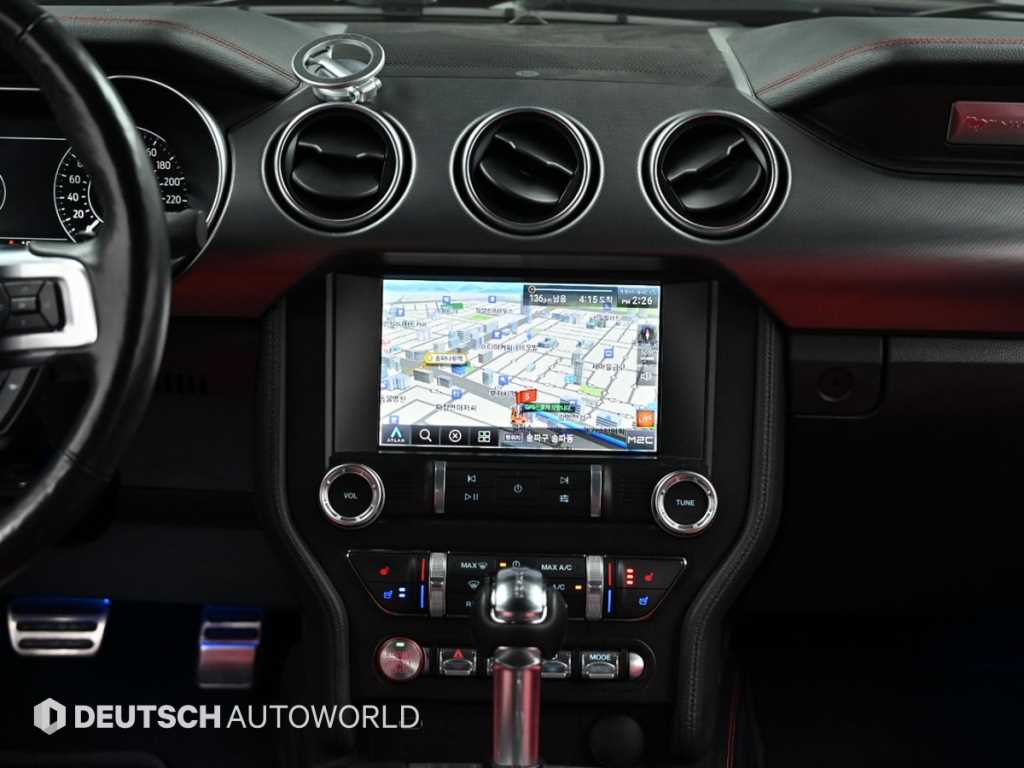Ford Mustang — photo 14