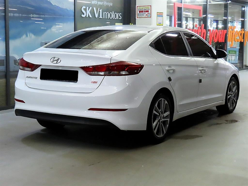 Hyundai Avante — photo 04