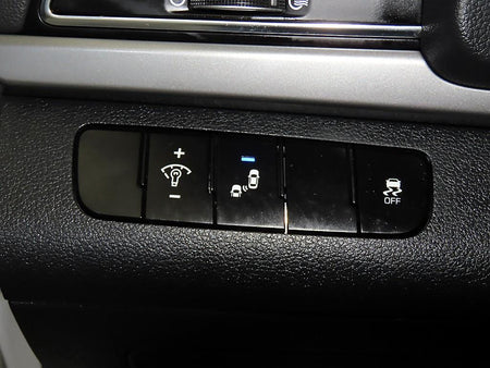 Hyundai Avante — photo 14