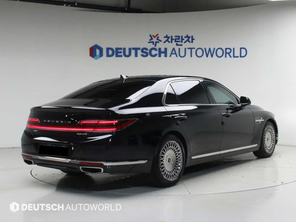 Genesis G90 — photo 02