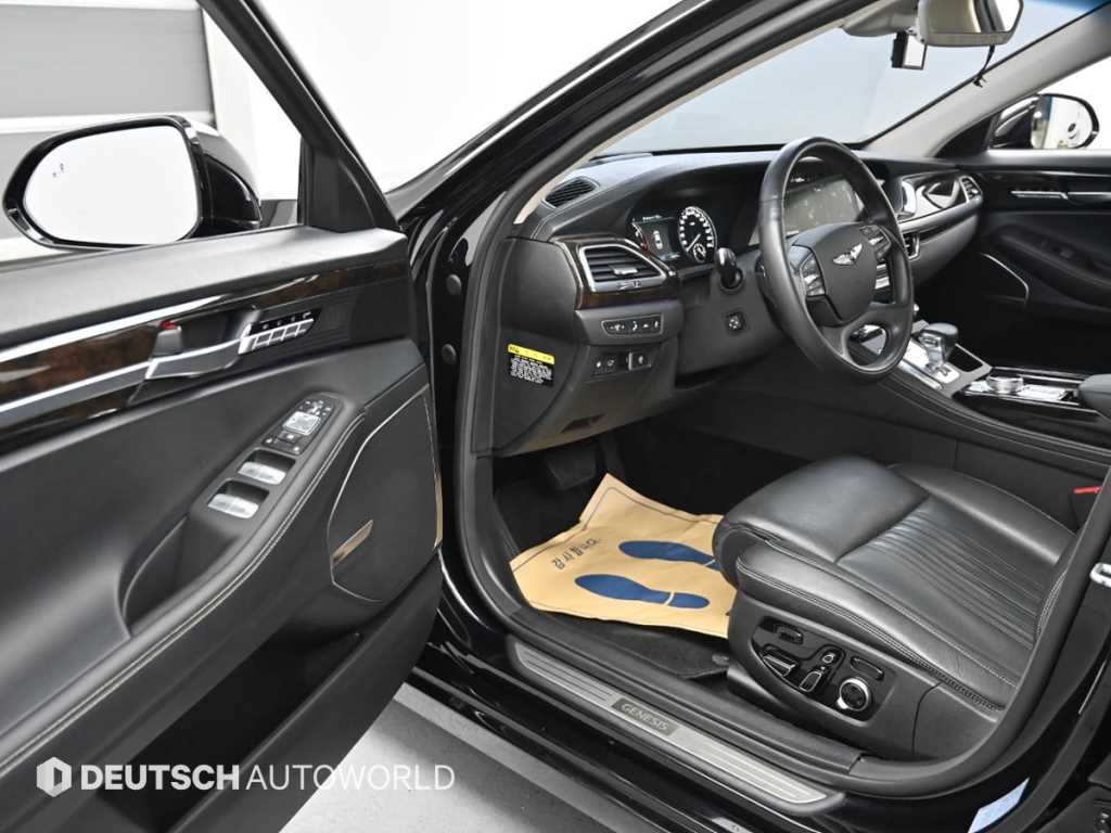 Genesis G90 — photo 10