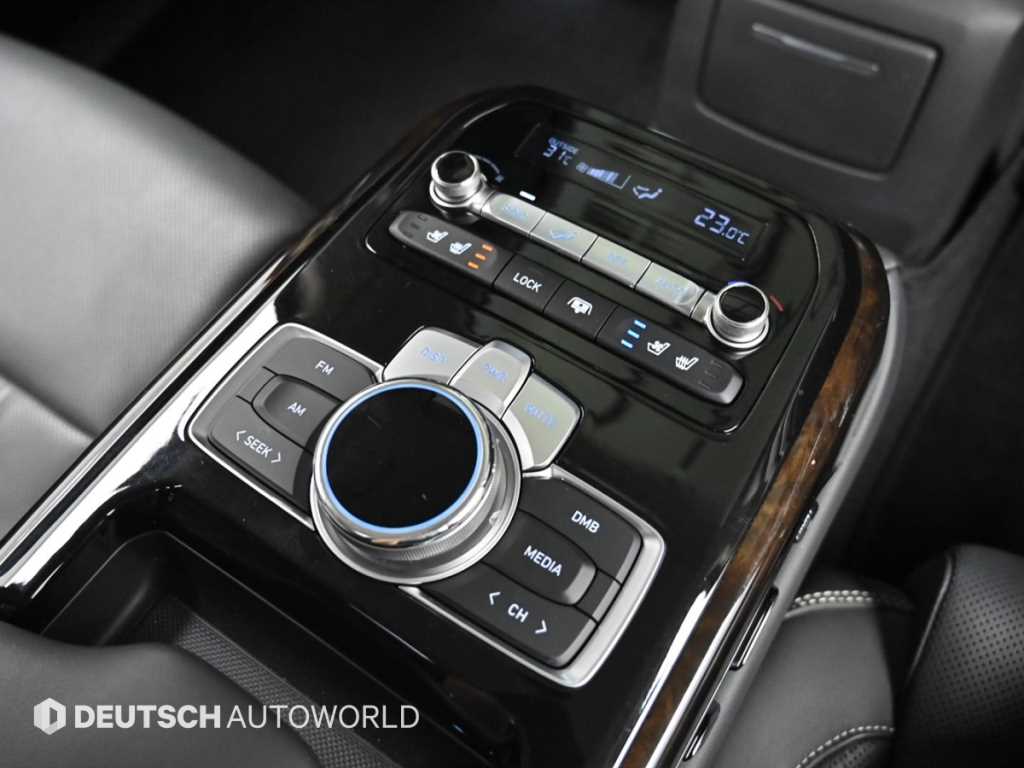 Genesis G90 — photo 15