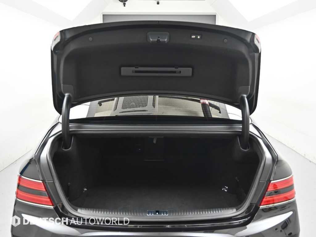 Genesis G90 — photo 18