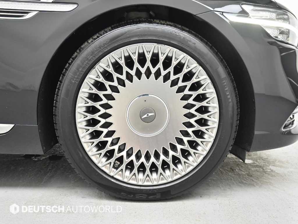 Genesis G90 — photo 20
