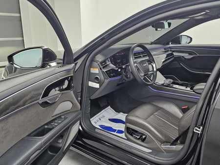 Audi A8 — photo 11