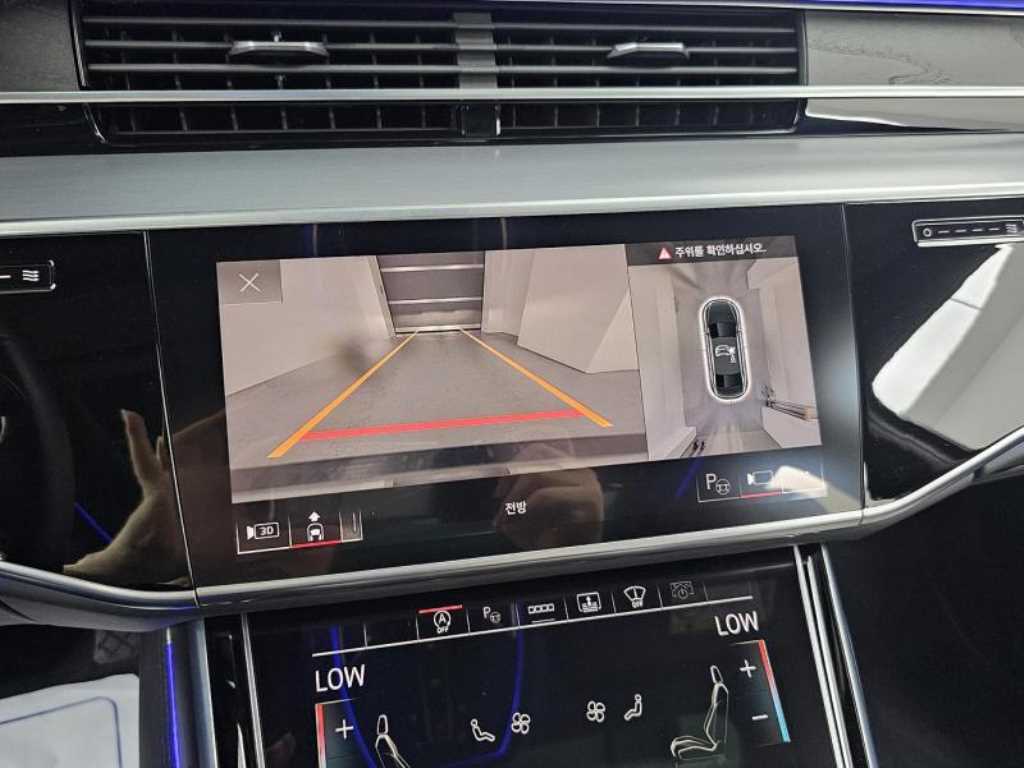 Audi A8 — photo 15