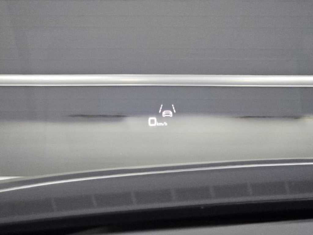 Audi A8 — photo 17
