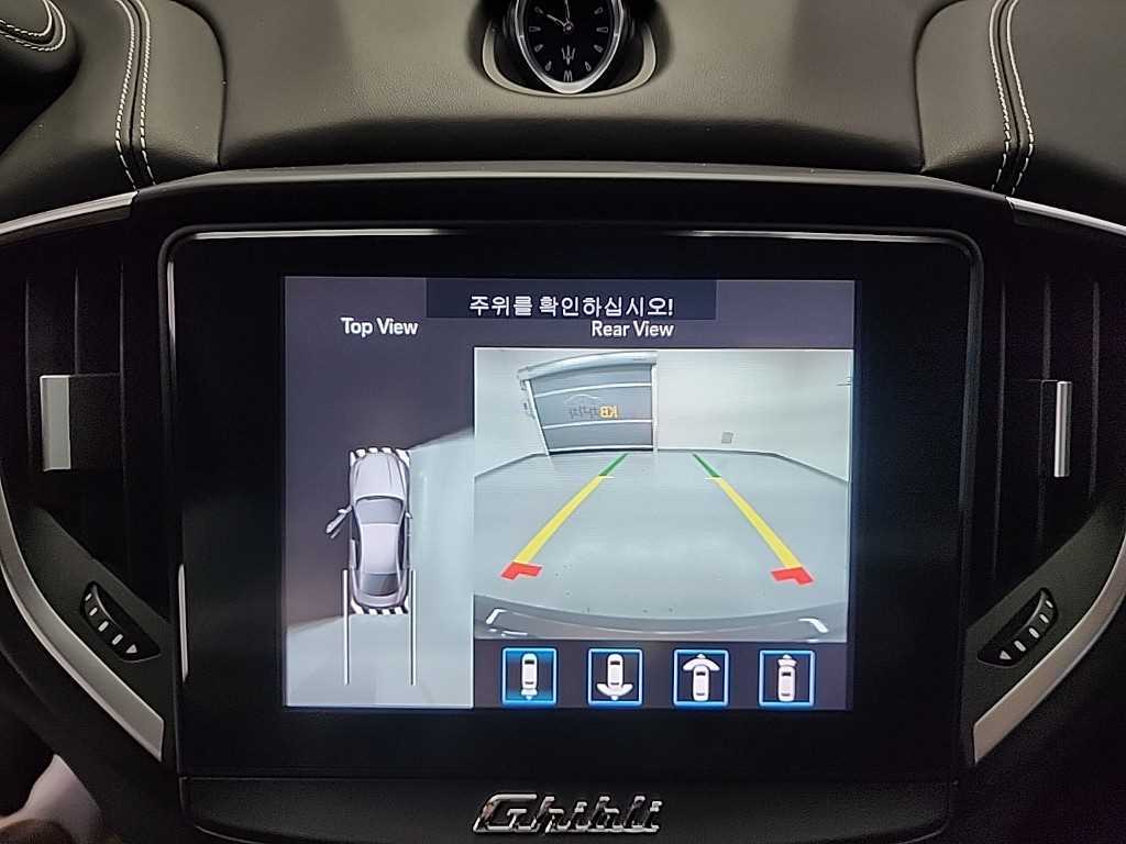 Maserati Ghibli — photo 16