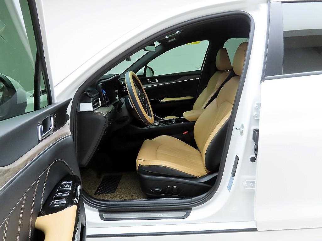 Kia K5 — photo 12