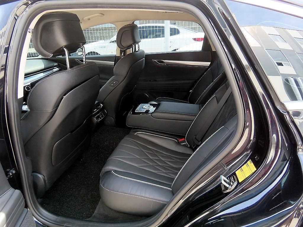 Genesis G80 — photo 06