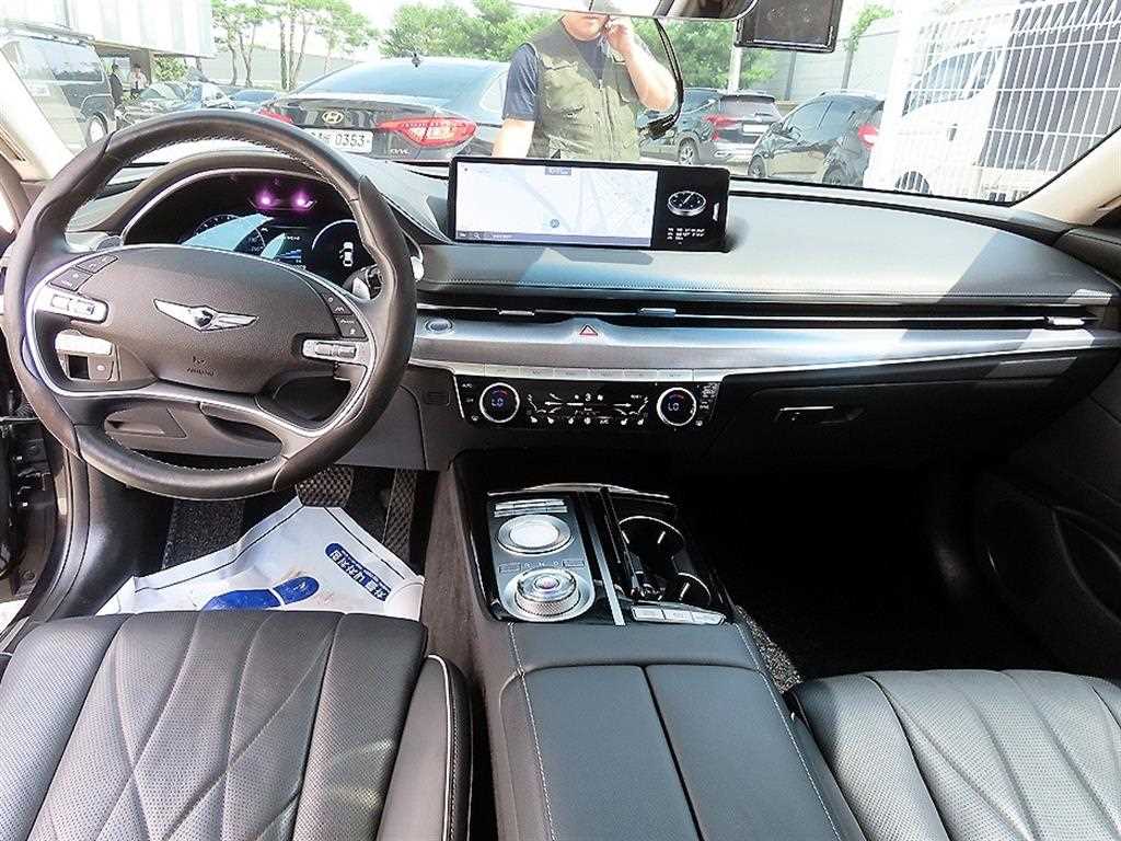 Genesis G80 — photo 07