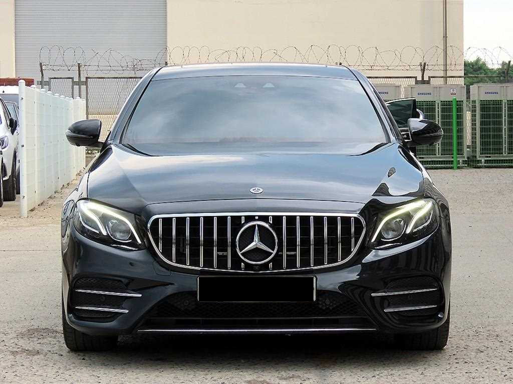 Mercedes-Benz E-Class — photo 01