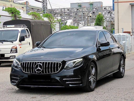 Mercedes-Benz E-Class — photo 02