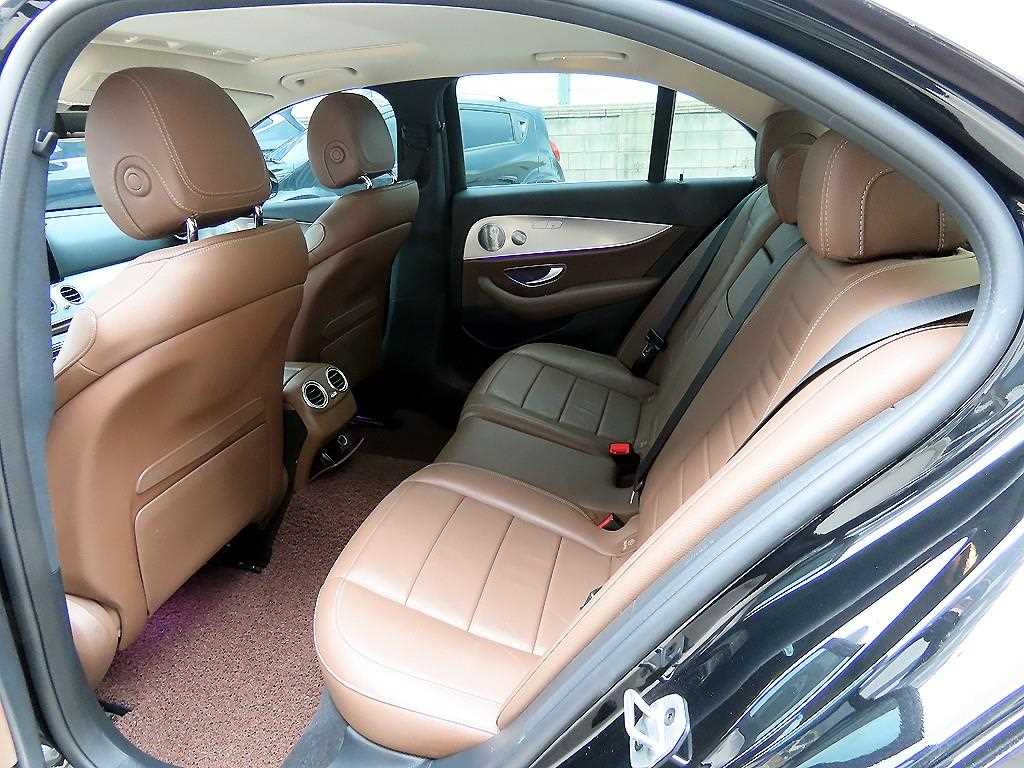Mercedes-Benz E-Class — photo 06