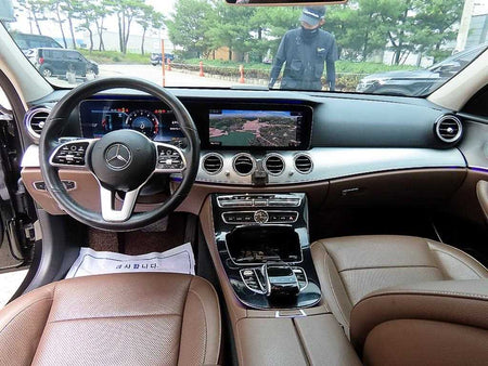 Mercedes-Benz E-Class — photo 07
