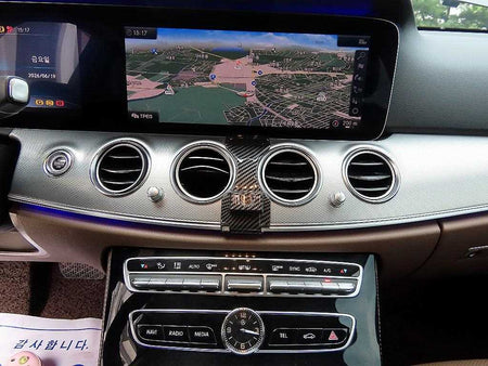 Mercedes-Benz E-Class — photo 13