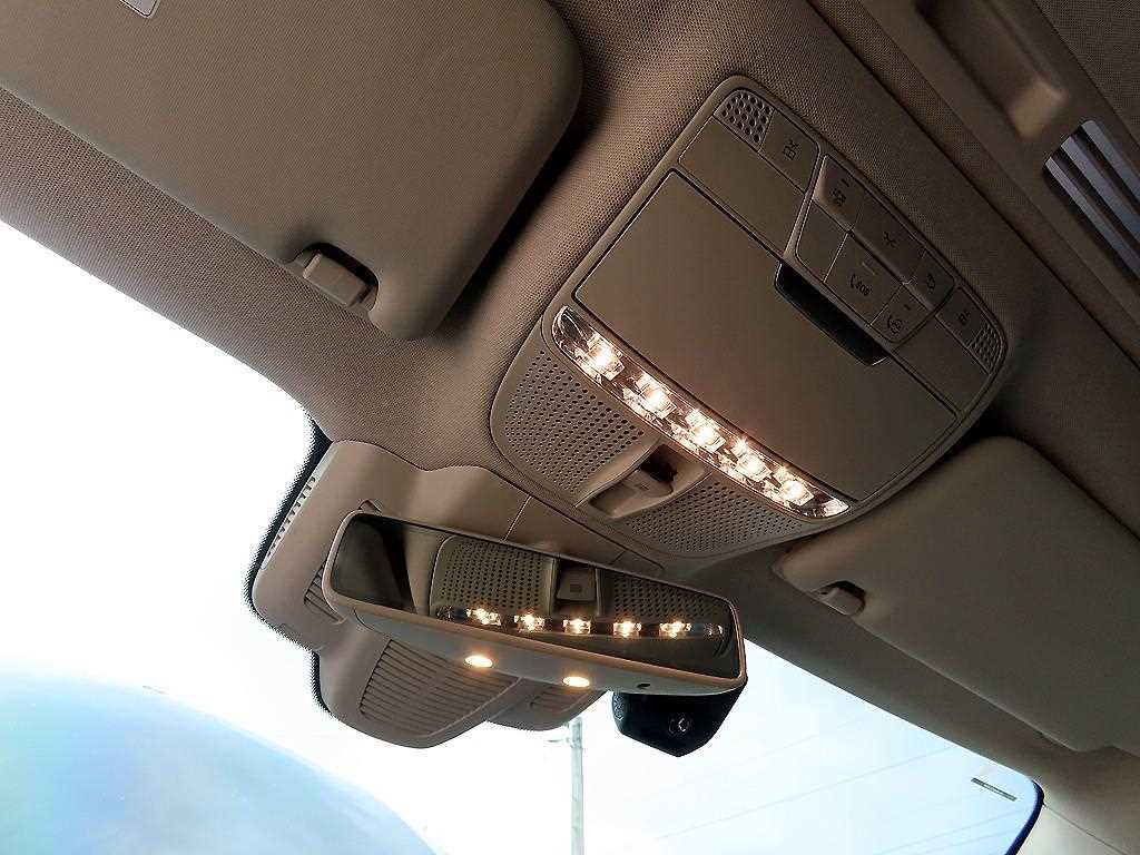 Mercedes-Benz E-Class — photo 15