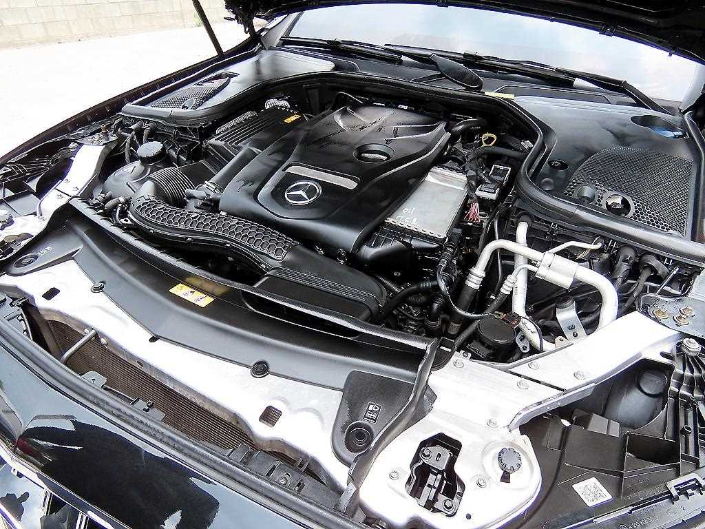 Mercedes-Benz E-Class — photo 19