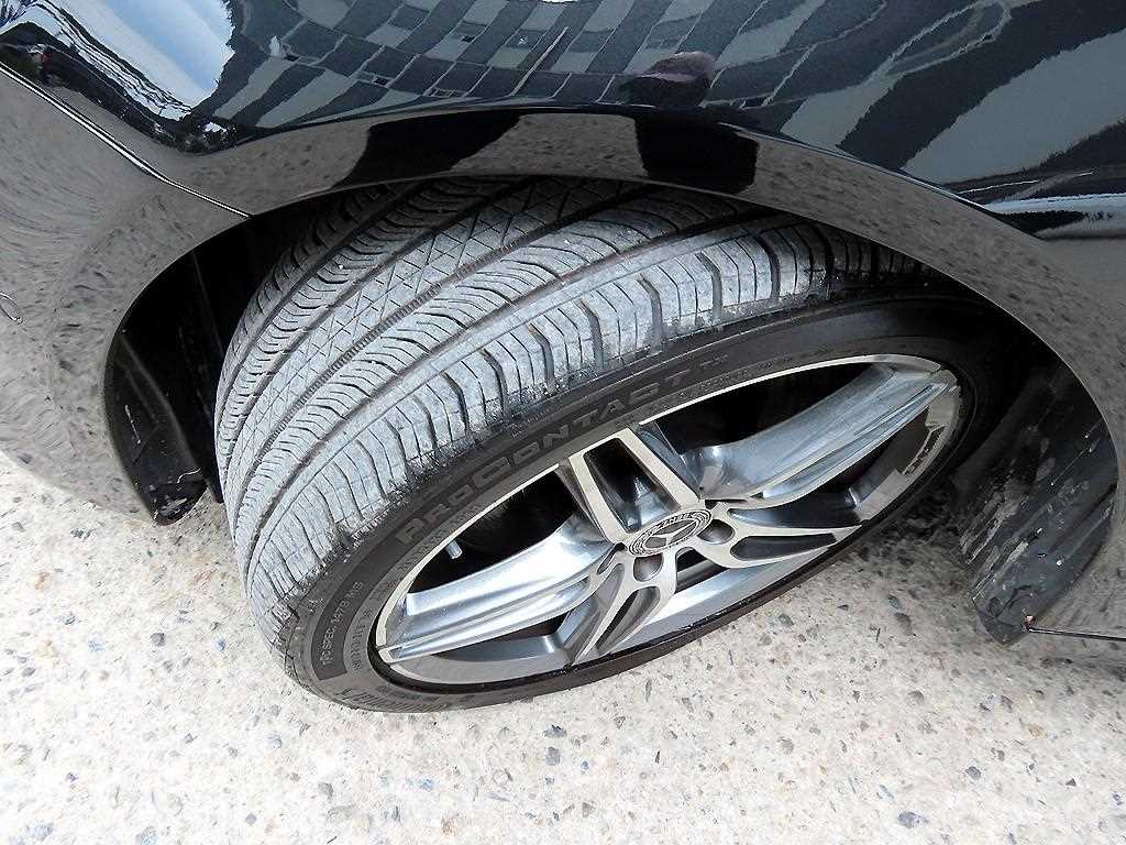 Mercedes-Benz E-Class — photo 20