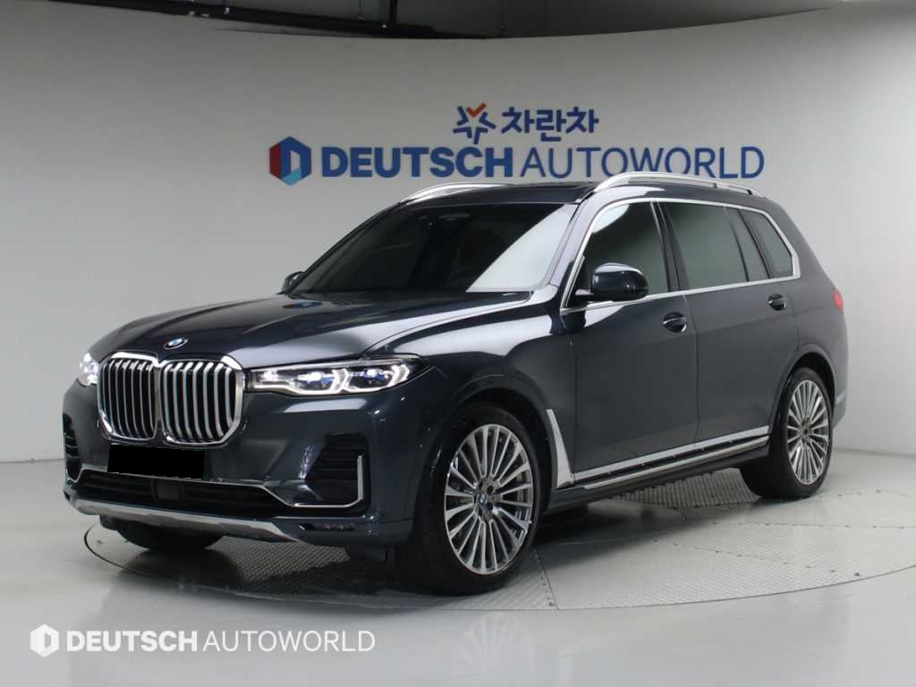 BMW X7 — photo 01