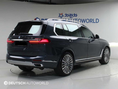 BMW X7 — photo 02