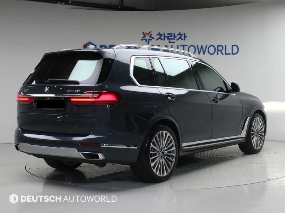 BMW X7 — photo 02