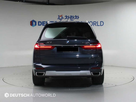 BMW X7 — photo 04