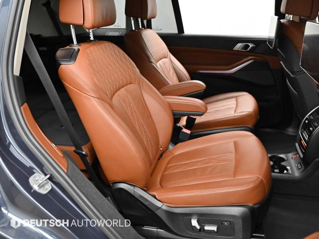 BMW X7 — photo 12