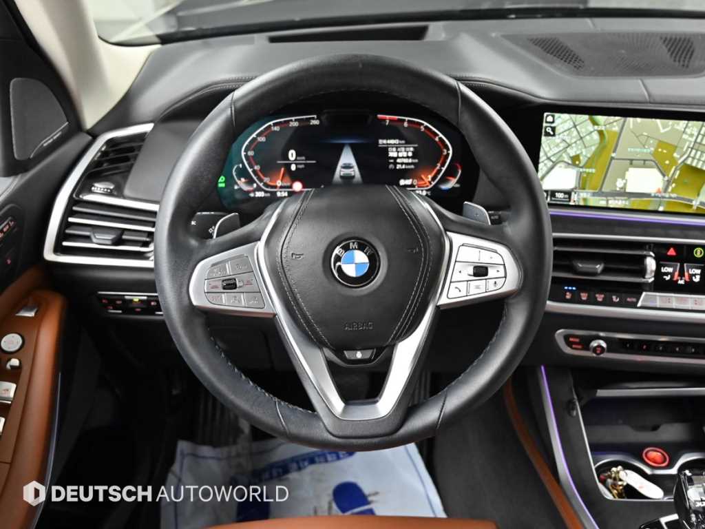 BMW X7 — photo 13